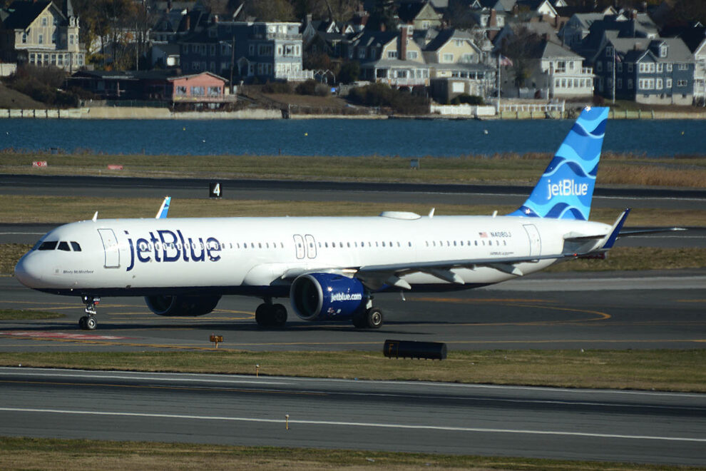 Airbus A321LR de Jetblue en el aeropuerto Boston-Logan.