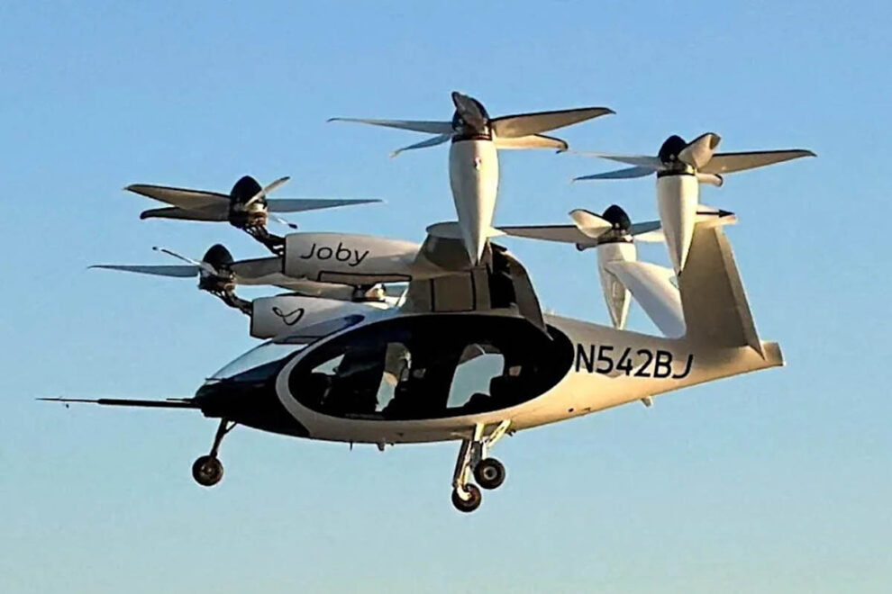 El `prototipo de eVTOL de Joby durante uno de sus vuelos de prueba.