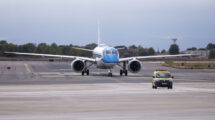 El Embraer de KLM Cityhooper a su llegada a Valencia.