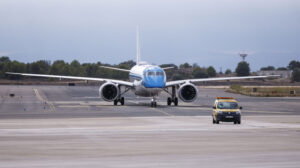 El Embraer de KLM Cityhooper a su llegada a Valencia.