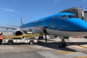 Primer vuelo de KLM llegado a Barcelona tras el reinicio de vuelos .