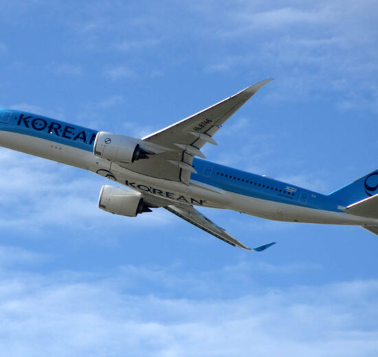 Entre las entregas de Airbus en marzo estuvo la del tercer A350 de Korean Air, el primero con los actuales colores de la aerolínea.
