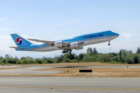 Despegue del primer Boeing 747-8I de Korean Air de Paine Field.