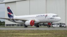 En 2016 Latam fue la primera aerolínea de Sudamérica en recibir un Airbus A320neo.