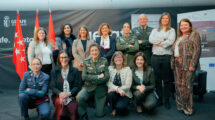 Los premiados en Mujer y Aeronaútica, junto a las ponentes de nuestra mesa, y Elisabeth Melo del ayuntamiento de Getafe y Esther Apesteguía, editora de Fly News.