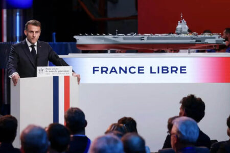 Emmanuel Macron durante su discurso para anunciar el nombre del nuevo portaviones nuclear francés.