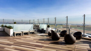 Terraza de la nueva sala VIP en el aeropuerto Madrid-Barajas.