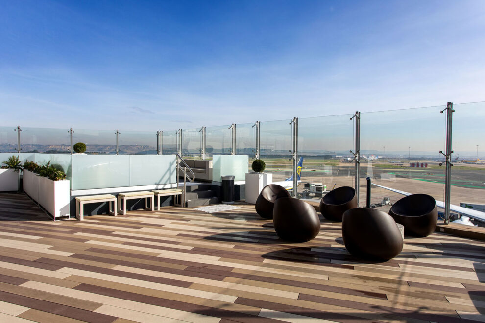 Terraza de la nueva sala VIP en el aeropuerto Madrid-Barajas.