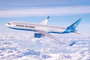 Boeing 77F con los colores de Maersk Air Cargo.