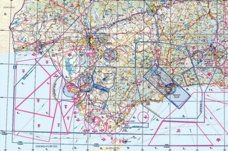 Cartografía para el vuelo VFR en el suroeste de España.