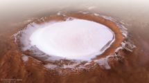 El crater Korolev en Marte, fotografiado por la Mars Express y que está cubierto por agua helada.