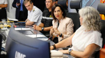 Robles durante su visita a la UME.