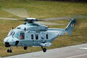 El primer NH90 de la Armada durante su primer vuelo en Alemania.