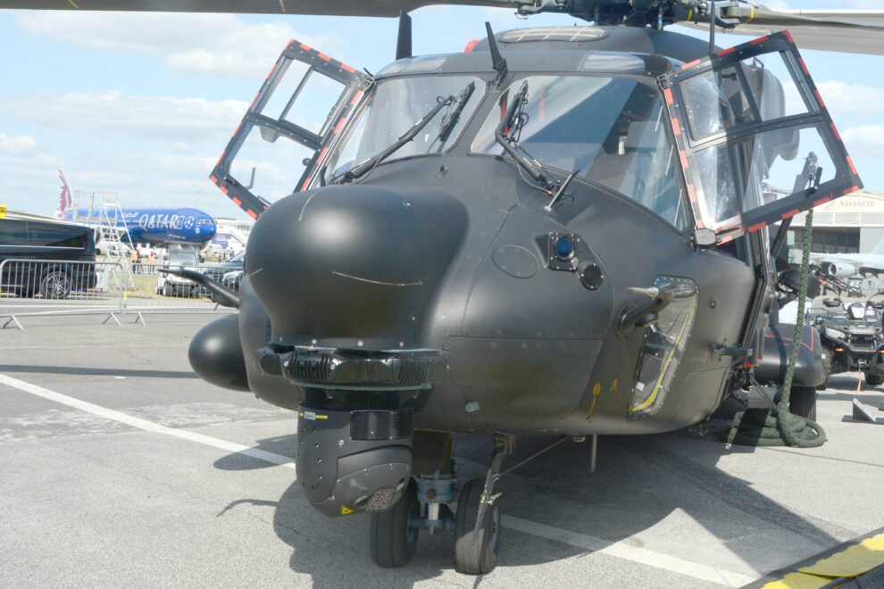 NH90 para las Fuerzas Espaciales francesas con el sistema Eurofl’Eye bajo el radar y encima del FLIR.
