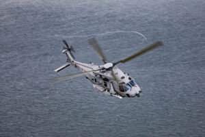 El primer NH90 Sea Tiger durante sus vuelos de prueba.