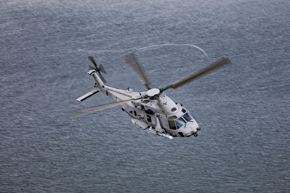 El primer NH90 Sea Tiger durante sus vuelos de prueba.