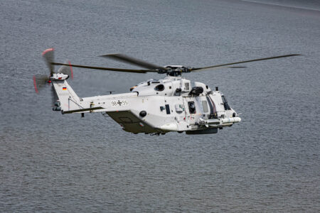 El NH90 Sea tiger puede armarse con varios tipos de torpedos y misiles, como el MBDA MArte ER.