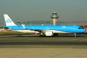 Tras haberlo usado en invierno en sus rutas a Madrid, el Airbus A321neo de KLM debutará este verano en Barcelona.