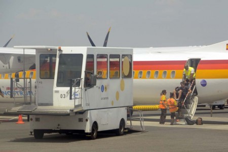 AENA lanzó en 2008 su propio servicio de atención a pasajeros con atención reducida. Antes cada aerolínea tenía el suyo propio.