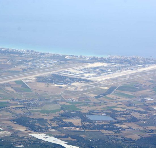 En julio de 2020 el aeropuerto de Palma de Mallorca Son San Juan ha sido el de mayor tráfico de pasajeros y aeronaves en España.
