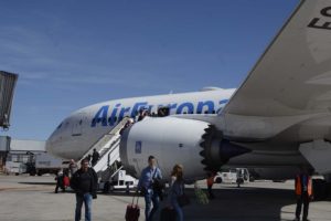 Desembarque de un vuelo de Air Europa operado con Boeing 787-8.