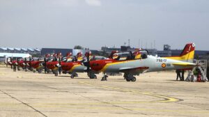 Nueve de los PC-21 en servicio en la AGA estacionados en Getafe para participar en el desfile del 12 de octubre.