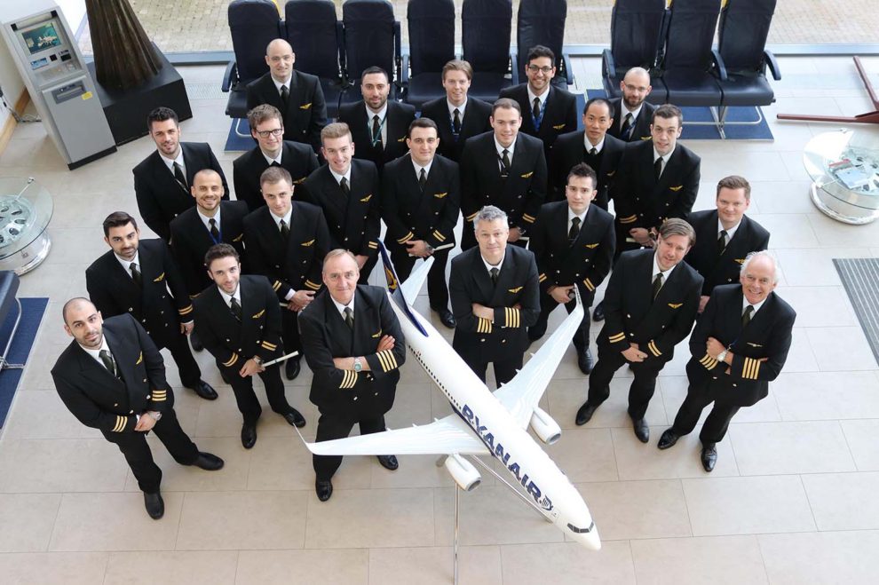 Uno de los grupos de pilotos contratados por Ryanair en 2018.