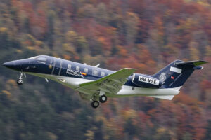 El Pilatus PC-24 de la Policía en uno de sus vuelos de prueba previos a su entrega.