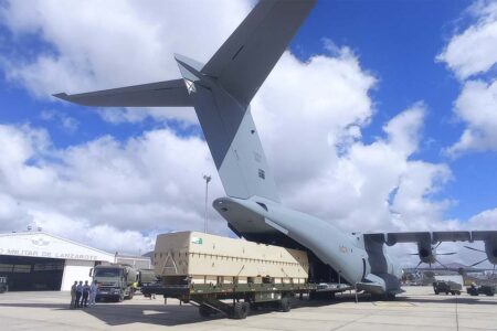 Descarga de uno de los MQ-9A en Lanzarote.