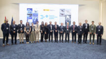 Ganadores de los premios Fundación ENAIRE junto al secretario de Estado de Transportes y Movilidad Sostenible, el director general de ENAIRE y la directora gerente de la Fundación ENAIRE.