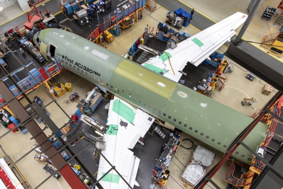 Airbus ya ha completado ya la unión de las secciones del fuselaje y las alas del primer ACJ320neo .