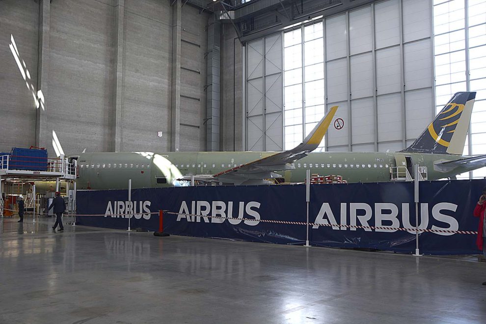 Airbus A321neo para Primera Air en la cadena de montaje de Airbus en Finenwerder.