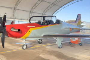 La princesa de Asturias lista para su pirmer vuelo sola en el Pilatus PC-21.