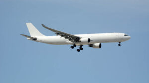 El Airbus A330F de Privilege Style aterrizando en Madrid en su vuelo de entrega.