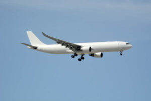 El Airbus A330F de Privilege Style aterrizando en Madrid en su vuelo de entrega.