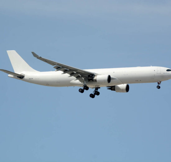 El Airbus A330F de Privilege Style aterrizando en Madrid en su vuelo de entrega.