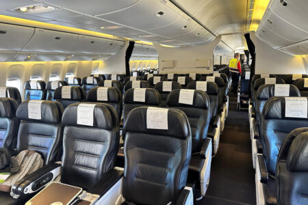 Asientos de turista premium del nuevo Boeing 777 de Privilege Style.