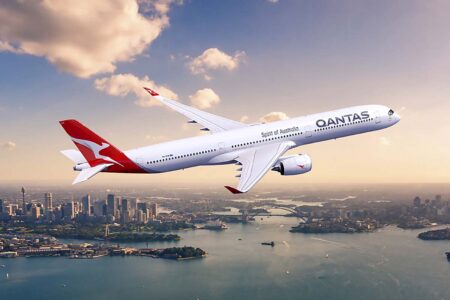 Airbus A350-1000 con colores de Qantas.