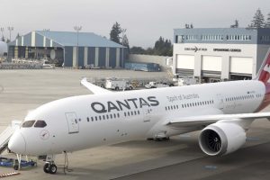 Boeing 787 de Qantas usado en el primer vuelo con biocombustible entre Estados Unidos y Australia.