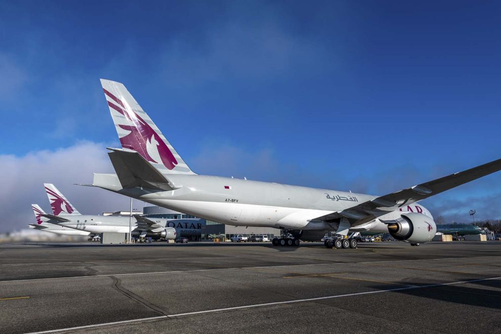 Los tres nuevos Boeing 777F de Qatar Airways en el centro de entregas de Boeing en el aeropuerto de Everett.º
