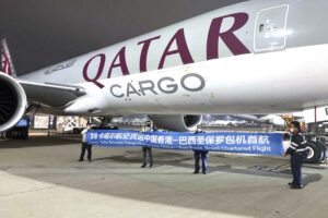 Celebración en Hong Kong de la salida del primer vuelo de Qatar Cargo hacia Brasil.