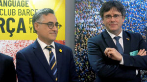 Ramón Tremosa, izquierda, en un acto junto a Carlos Puigdemont.