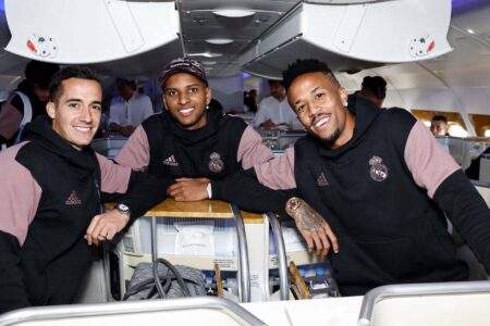 Los jugadores del Real MAdrid viajaron en las cabinas de clase business del Airbus A380 de Emirates.