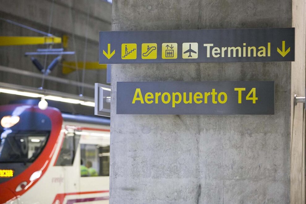 Estación de tren en el aeropuerto Madrid-Barajas.