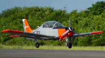 Los T-35C de la Fuerza Aérea de República Dominicana mantienen sus colores y emblemas españoles.