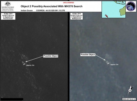 Imagen por satélite distribuida por el Gobierno australiano de restos flotando en el océano Índico días después de la desaparición del vuelo MH370.