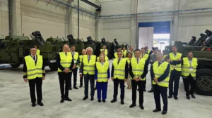 Amparo Valcarce, secretaria de Estado de Defensa inauguró la ampliación de la factoría de Rheinmetall en Albacete.