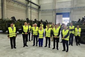 Amparo Valcarce, secretaria de Estado de Defensa inauguró la ampliación de la factoría de Rheinmetall en Albacete.