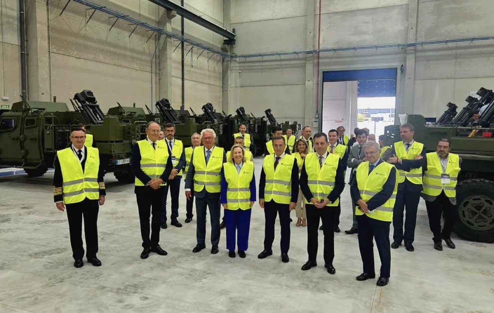 Amparo Valcarce, secretaria de Estado de Defensa inauguró la ampliación de la factoría de Rheinmetall en Albacete.