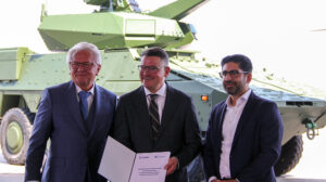Firma del acuerdo entre Rheinmetall y el gobieno del estado de Hesse.